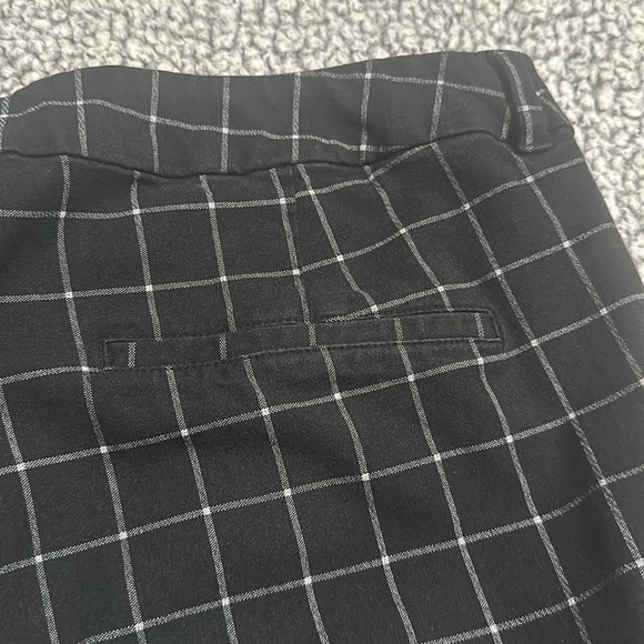 Checked Slacks - Old Navy Pixie Cut, Secret Slim Pockets - Picture 5 of 5